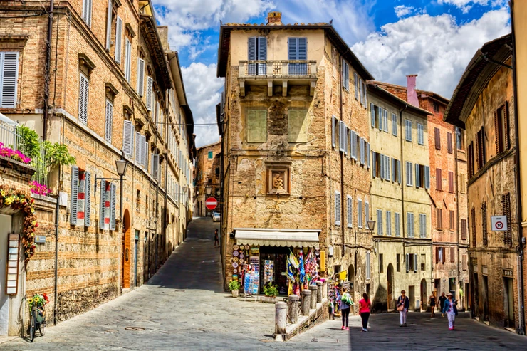 rustic homes in the historic center of Siena