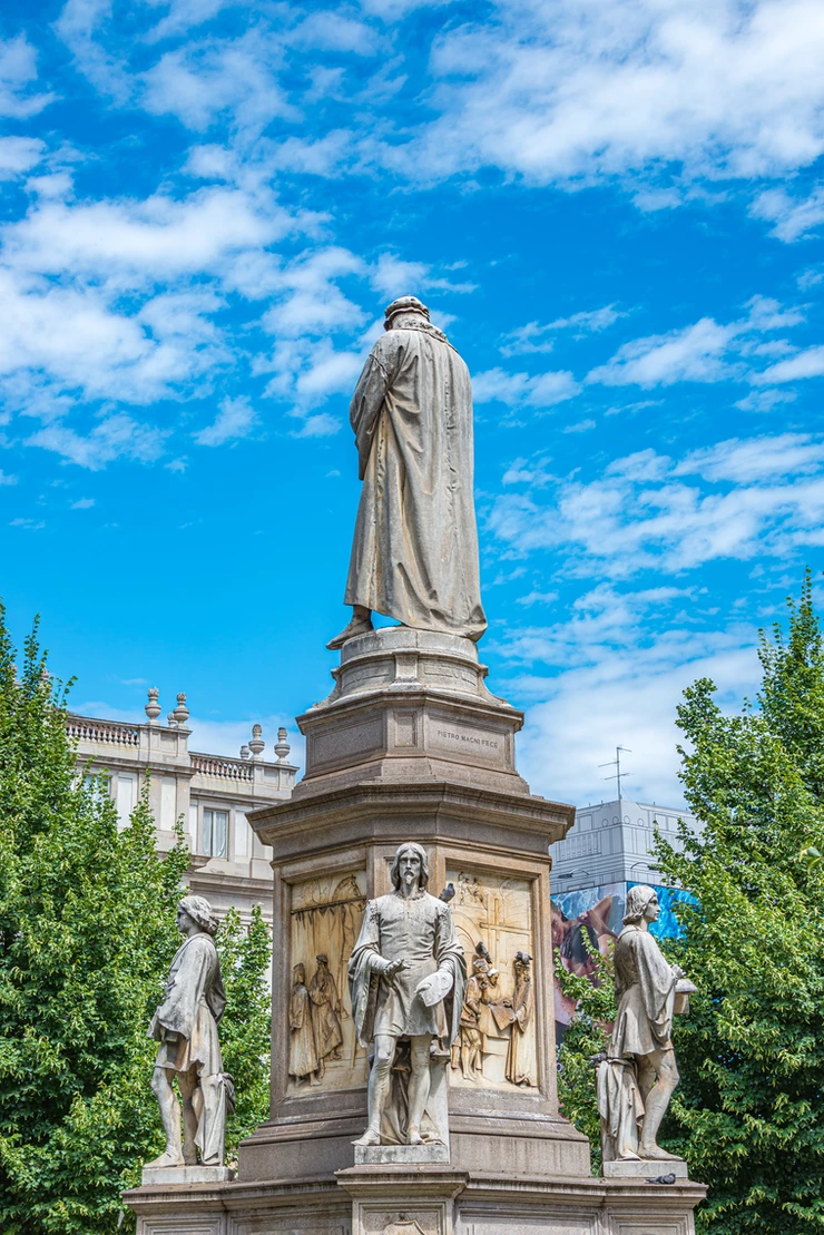 the Leonardo statue in Milan