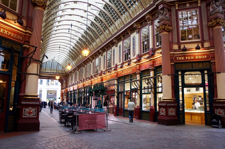 the Victorian covered Leadenhall Market on Gracechurch Street