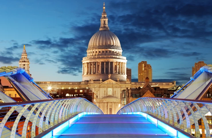 the Millennium Bridge leads to St. Paul's Cathedral