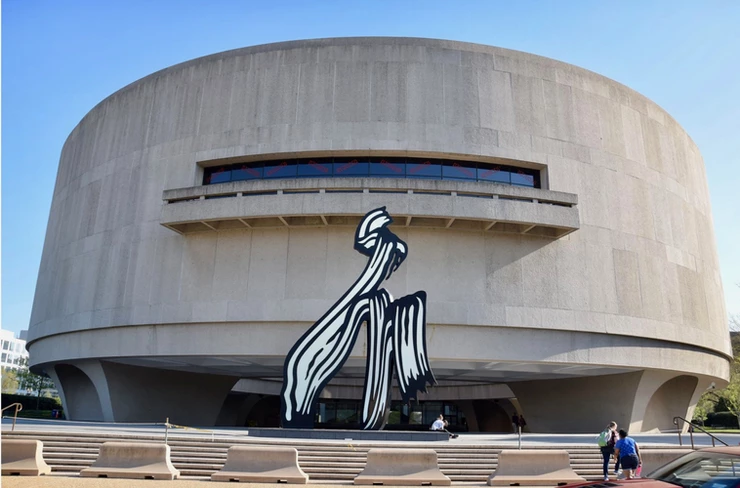 the Hirshhorn Museum, with Roy Lichtenstein's Brushstroke sculpture
