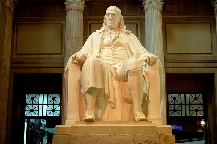 20 foot tall statue of Benjamin Franklin at the Franklin Institute