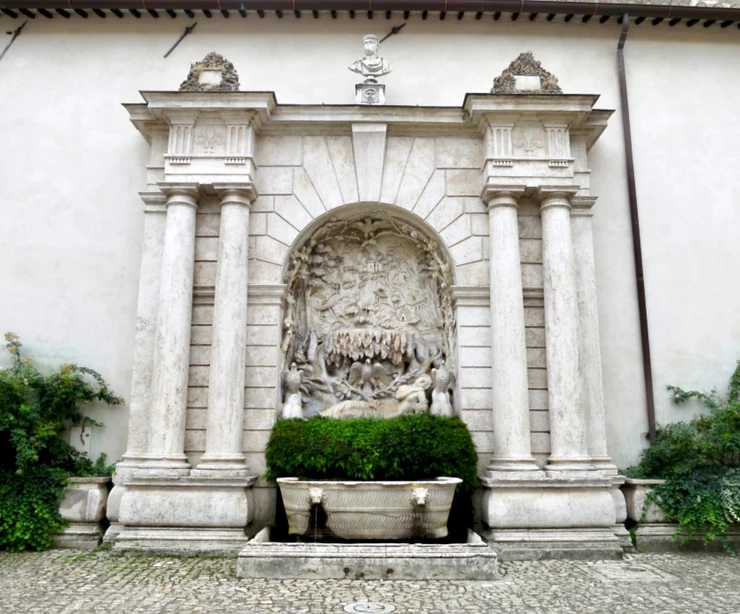 Fountain of Venus in the courtyard of Villa d'Este 