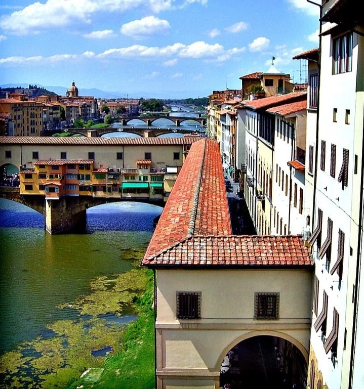 the Vasari Corridor, connecting the Palazzo Vecchio and the Pitti Palace