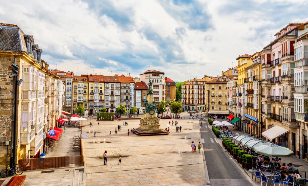 Plaza de la Virgen Blanc