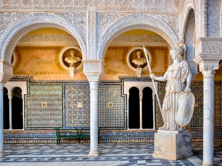 statue in courtyard ofCasa de Pilatos