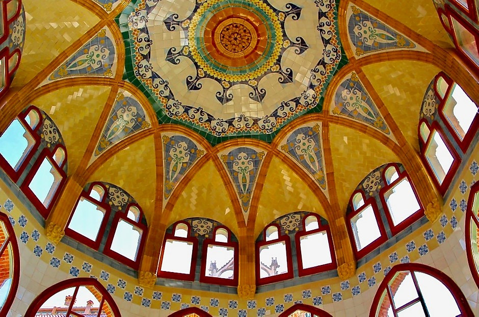 tiled ceiling in Sant Pau