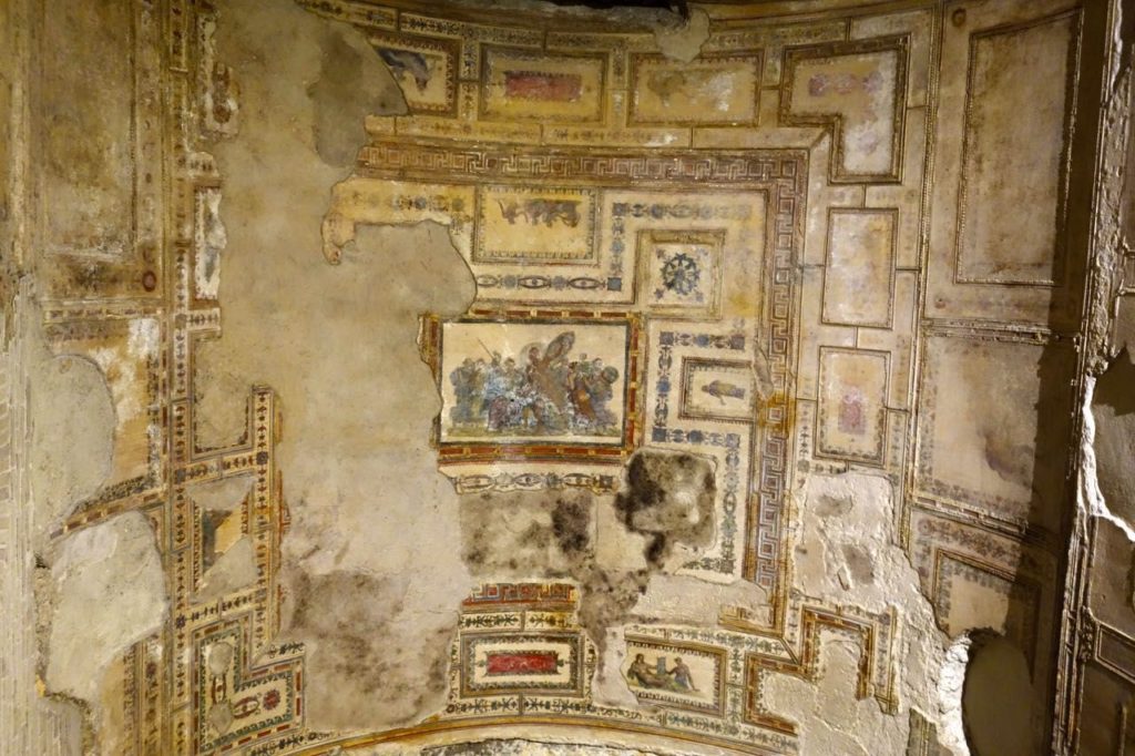 grotesque frescos in Domus Aurea