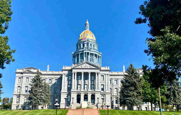 the gold domed capitol building