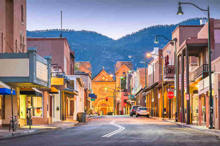 downtown Santa Fe New Mexico, a beautiful bucket list destination in the USA