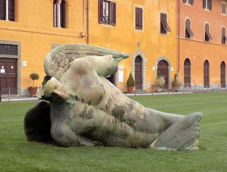 Fallen Angel statue on the Field of Miracles