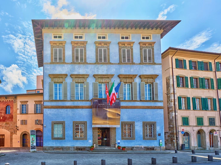 the Palazzo Blu in Pisa, a wonderful free art museum in Pisa Italy