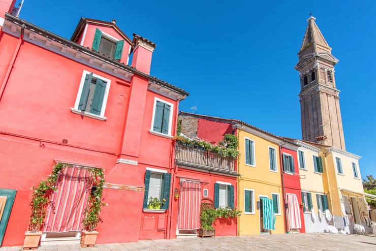 colorful homes on the island of Burano