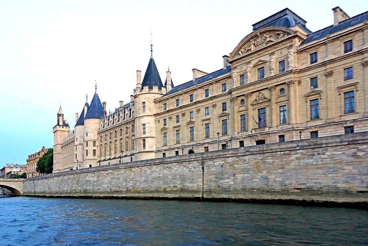 La Conciergerie on the banks of the Seine River