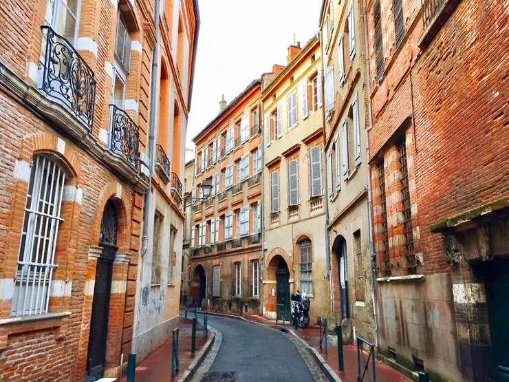 pretty Carmes neighborhood in Toulouse