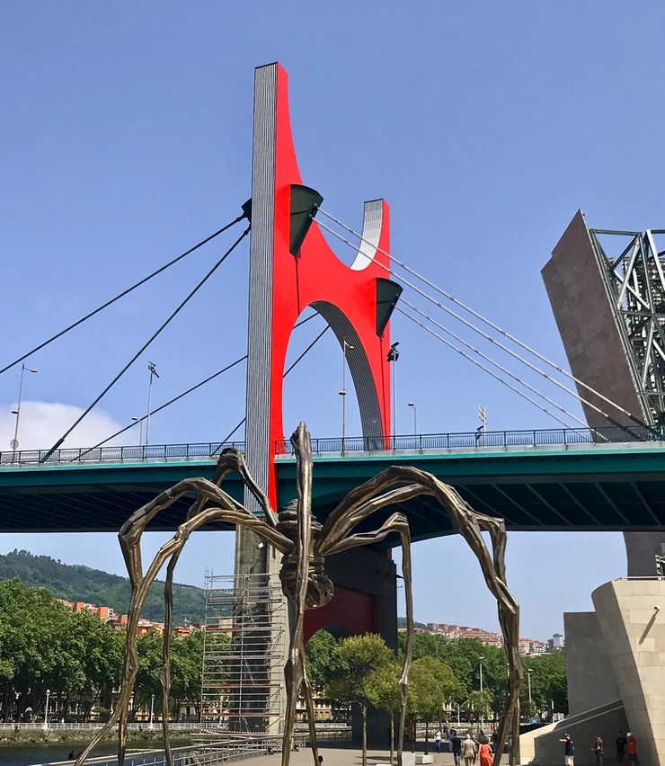 La Salve Bridge and the Maman sculpture at the Guggenheim Museum in Bilbao