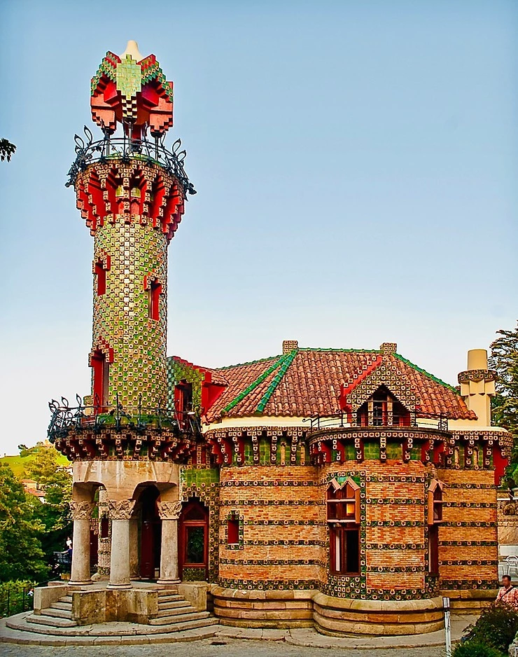 the gaudy colors of Gaudi's El Capricho
