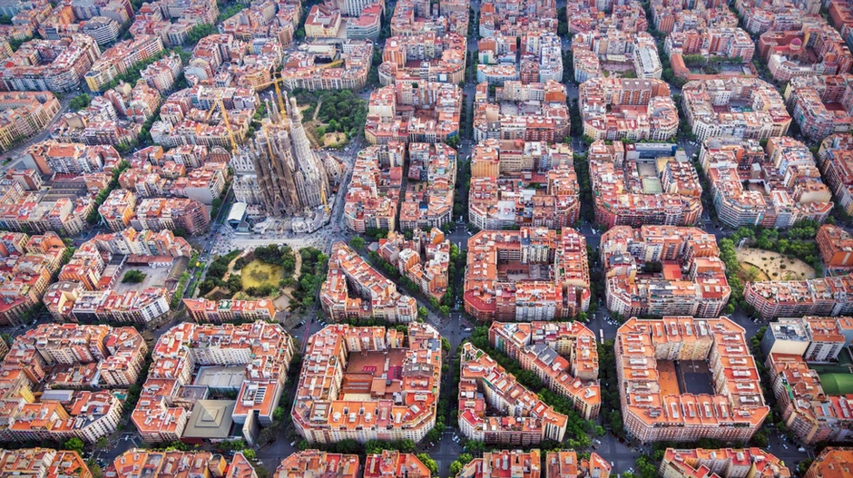 grid layout of Barcelona's Eixample neighborhood