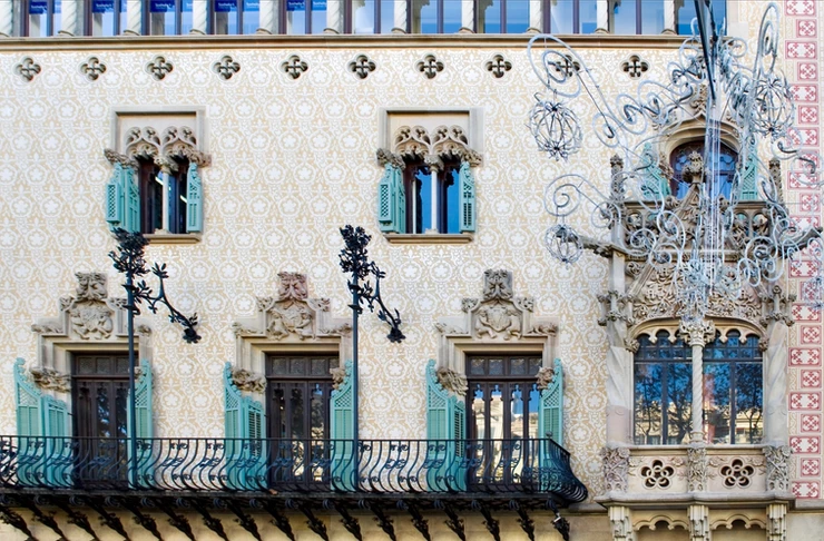 the beautiful facade of Casa Amatller