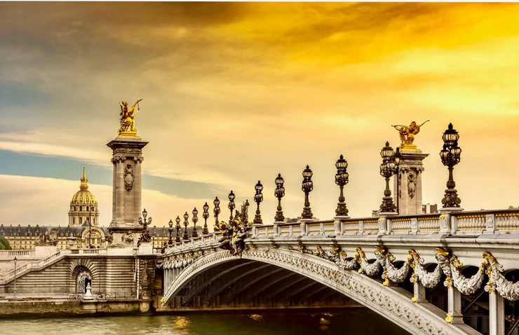 Ponte Alexandre III, the prettiest bridge in Paris