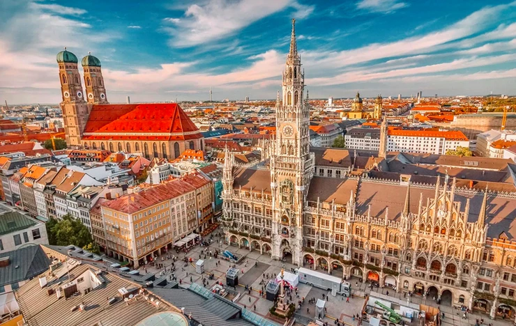 view of the Neues Rathaus in Munich