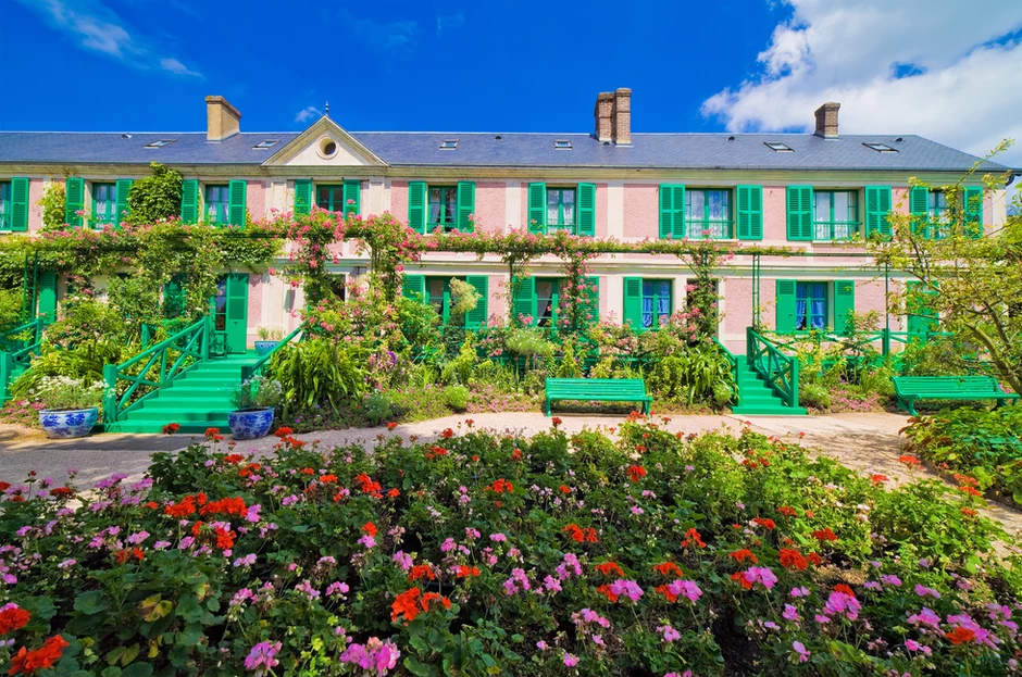 the beautiful Claude Monet house in Giverny France