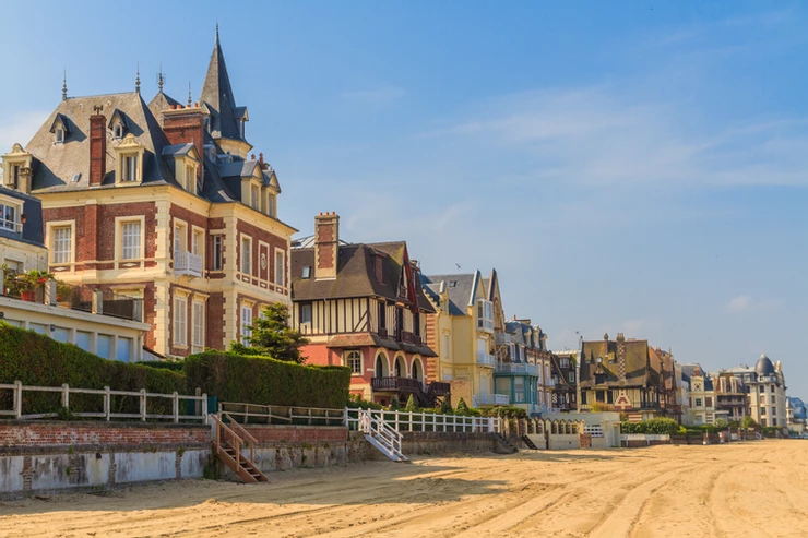 the elegant boardwalk in Trouville-sur-Mer