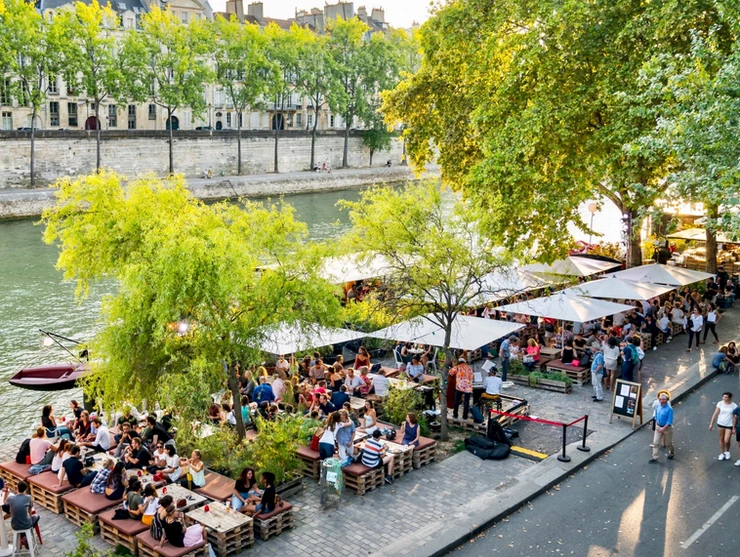 cafe on the Seine River