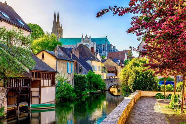 the pretty town of Chartres outside Paris