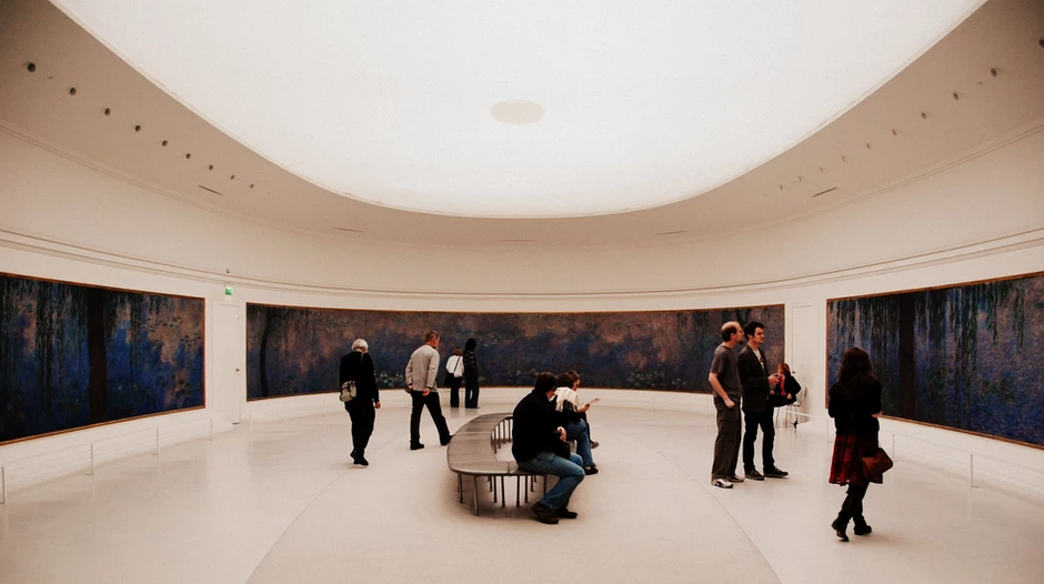 one of the oval galleries featuring the dusk themes water lilies