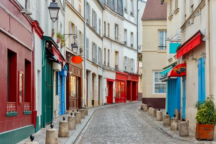 beautiful back street in Montmartre