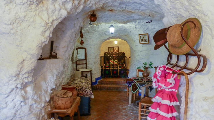 interior of a cave home in Sacramonte