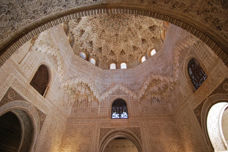 ceiling of the Hall of Two Sisters with its dome of mocarabes
