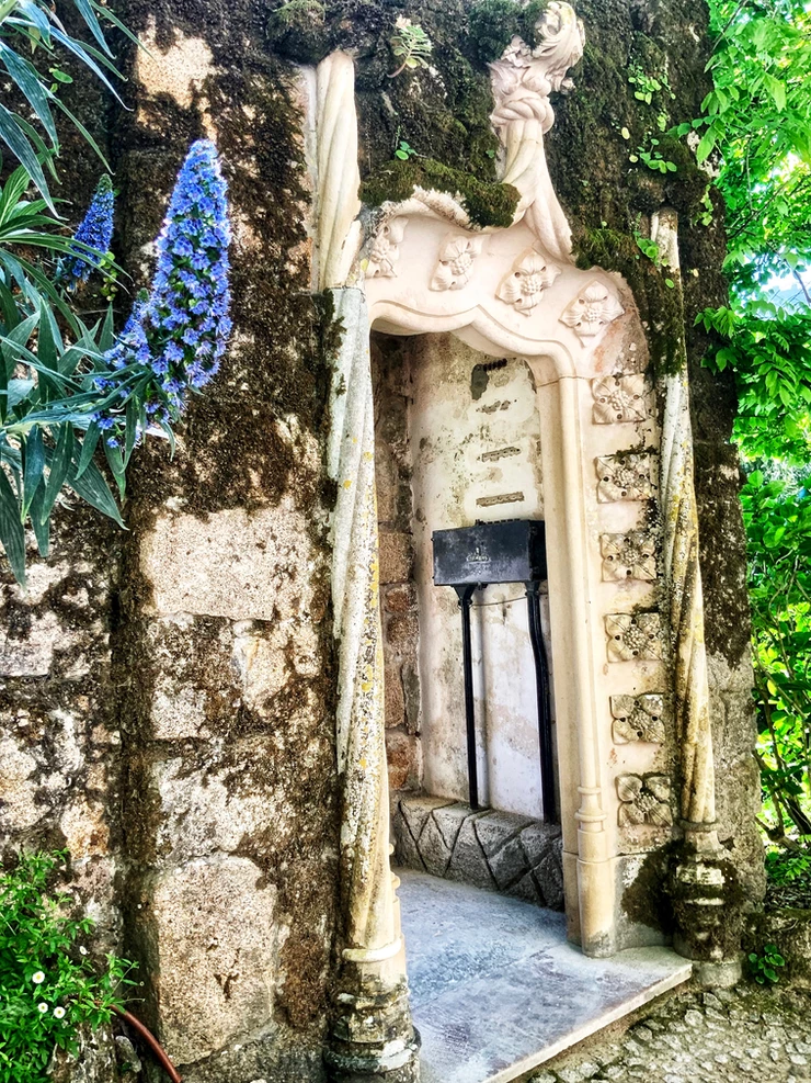 a door to the Chapel of Regaleira