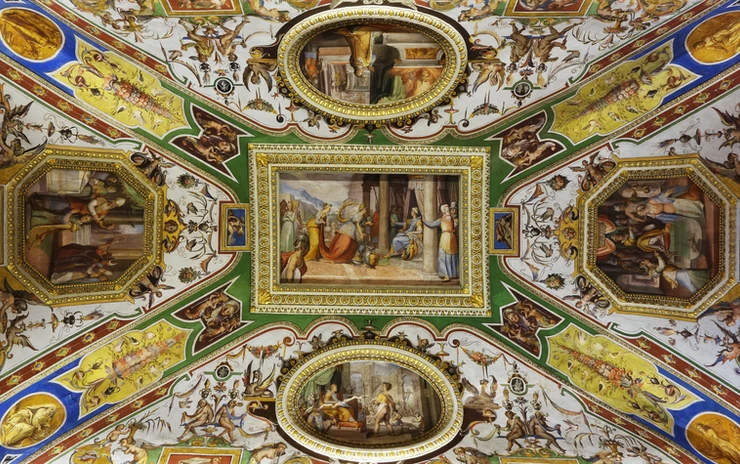 frescos on the ceiling of the Christina Queen of Sweden room at the Galleria Corsini
