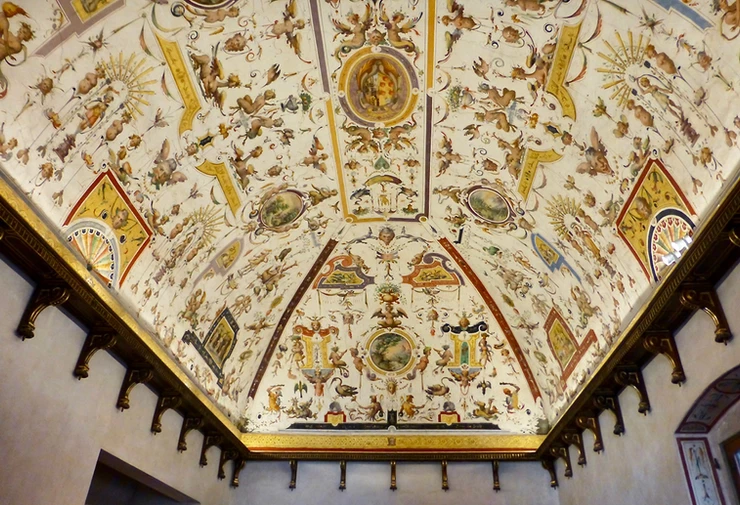 grotesque frescos in the apartment of Eleanora di Toledo