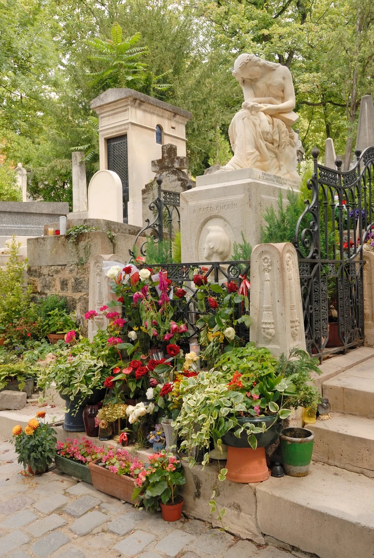 Chopin's grave, topped by Euterpe, the Greek muse of music
