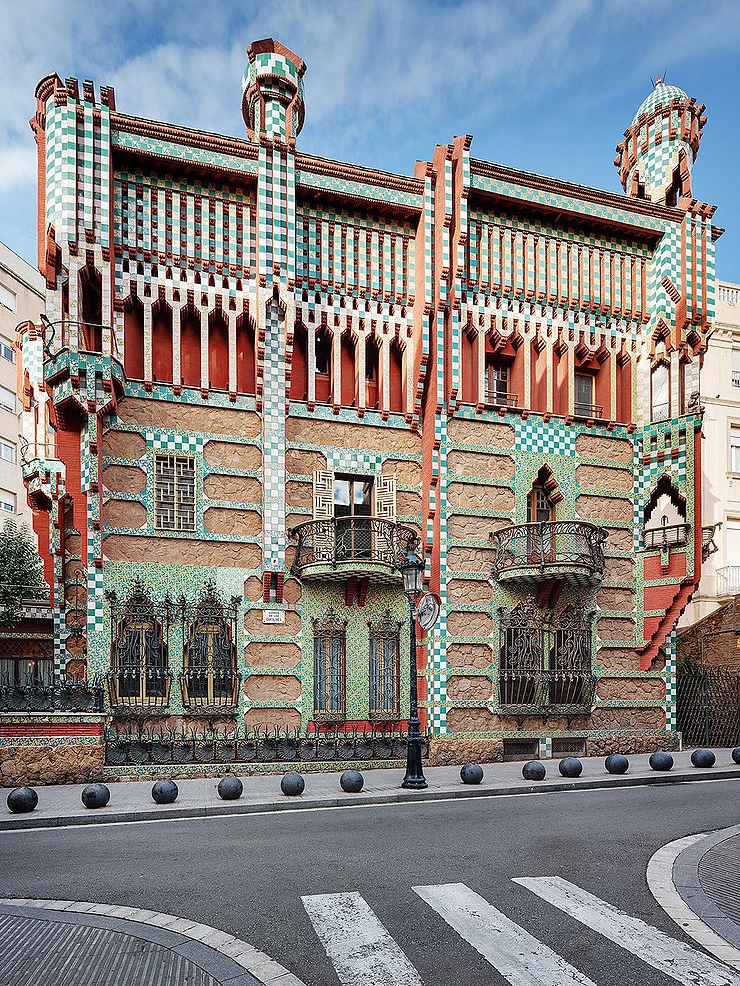 the exterior of Gaudi's Casa Vicens