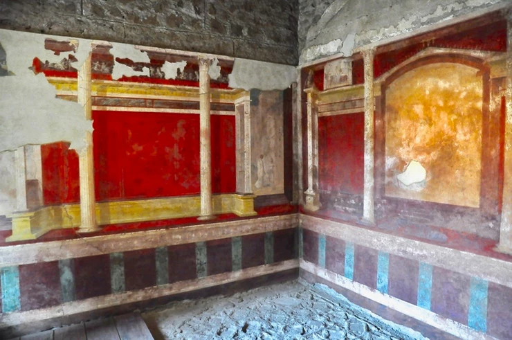 wall frescos in the lower cubiculum of Domus Augustana, with a theatrical inspiration