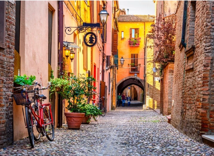 pretty street in Rome's Trastevere neighborhood