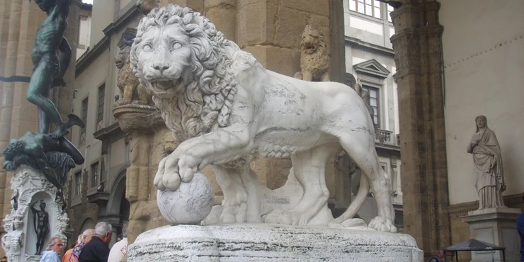 a Medici lion in the Loggia dei Lanaza