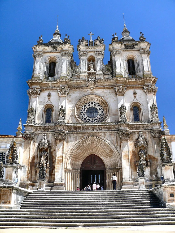 the Baroque facade of Alcobaça Monastery