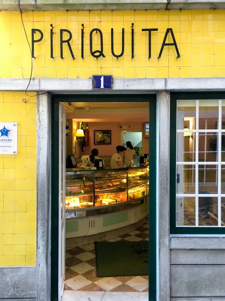 we grabbed some rather mediocre sandwiches at this cute lunch place in the historic center