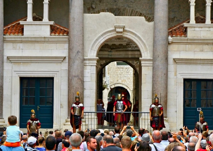 the reenactment of the Changing of the Guard in the Peristyle of Diocletian's Palace
