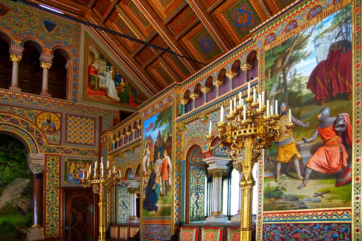 gorgeous walls in Neuschwanstein Palace with paintings of legendary knights