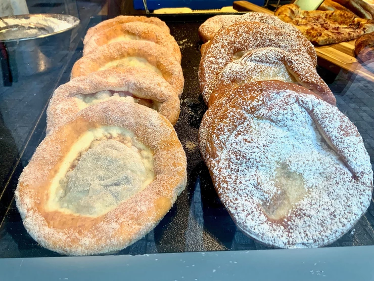 the Streuseltaler, a German pastry