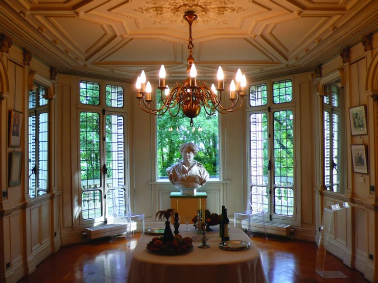 the dining room at the Chateau de Monte-Cristo
