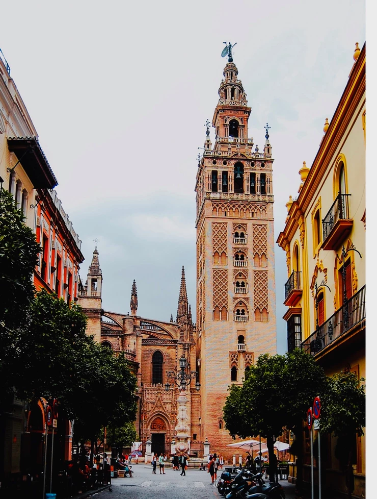La Giralda bell tower, the symbol of Seville