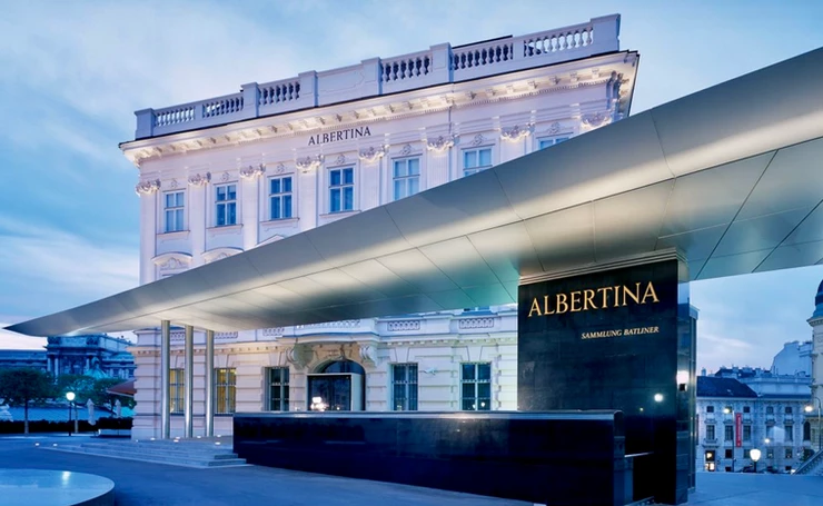 the Albertina Museum, in the southern tip of the Hofburg Palace