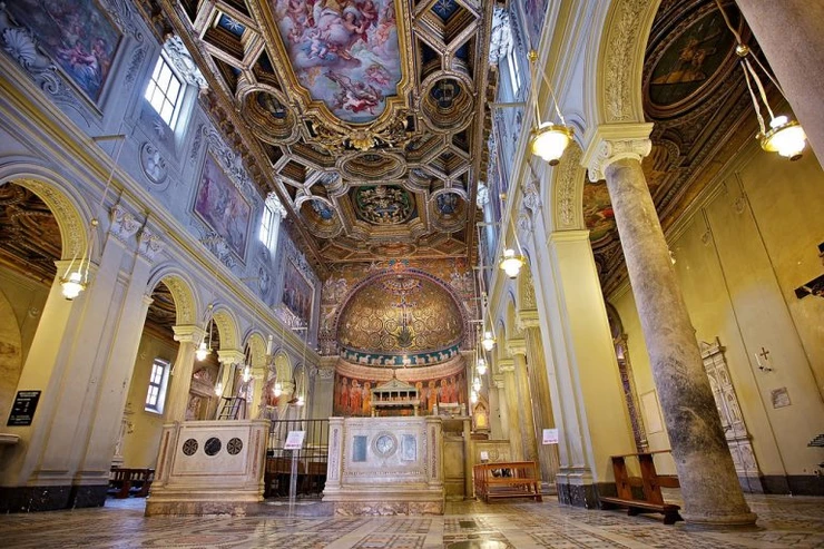 Interior of San Clemente. photo: Michael Foley, CC BY-NC-ND 2.0)